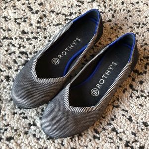 Rothy’s Round Toe Flat in Charcoal